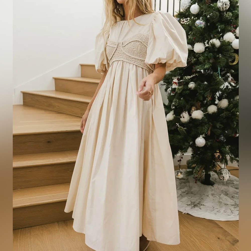 Böhme neutral colored dress